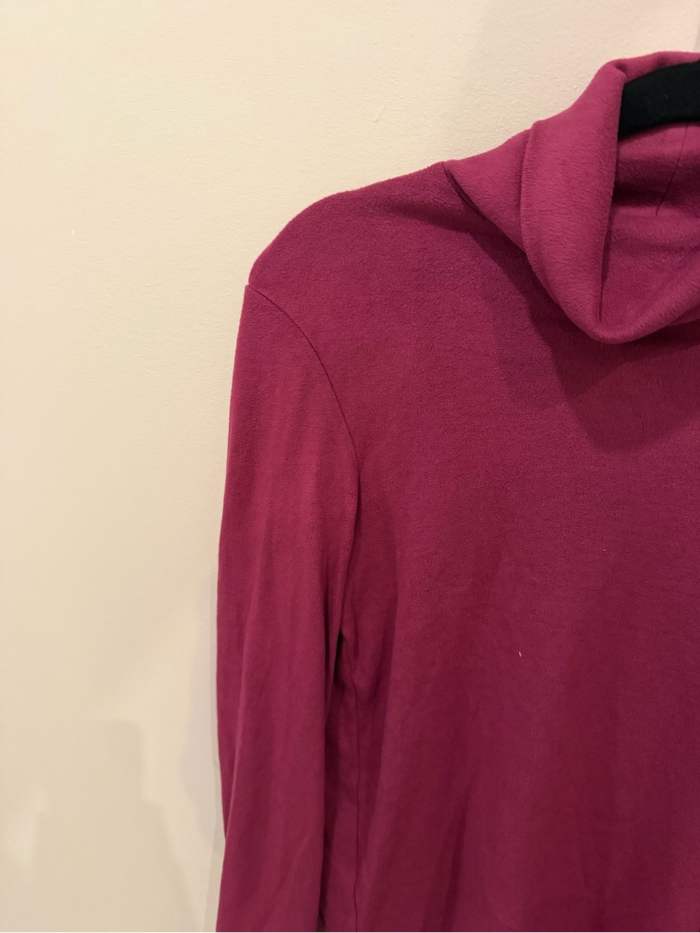 Uniqlo Raspberry Cowl Neck Turtleneck Sweater - Picture 4 of 4